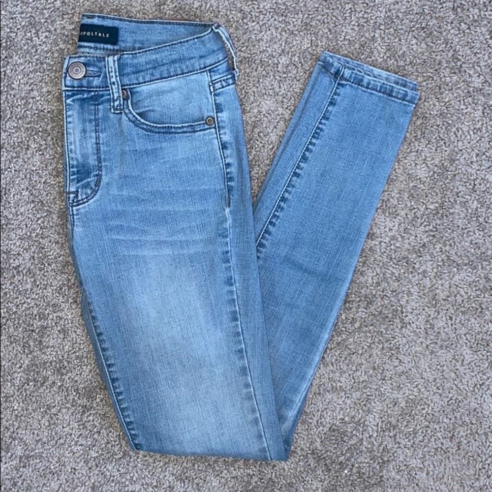 Aeropostale light high waisted jeans